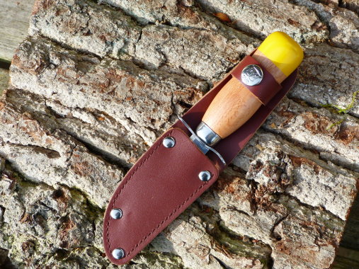 Öyo Jung -Pfadfinder Messer mit grüner Lederscheide