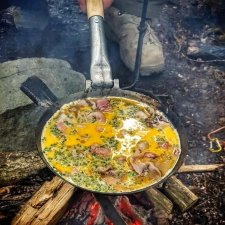 Jägerpfanne mit Birkenholzgriff