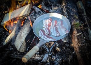 Jägerpfanne mit Birkenholzgriff