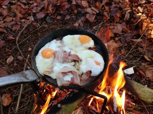 Jägerpfanne mit Klappgriff offenS 2